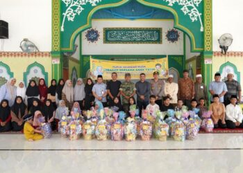 PT PIM Serahkan Santunan dan Paket Lebaran untuk 760 Anak Yatim di Lingkungan Perusahaan