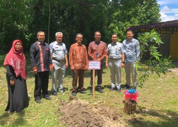 Jasa Raharja Aceh Tanam Pohon Tabebuya di Kampus Fakultas Hukum Unimal