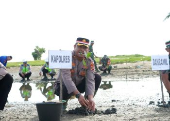 Polri Lestarikan Negeri, Polres Lhokseumawe Tanam 1250 Pohon