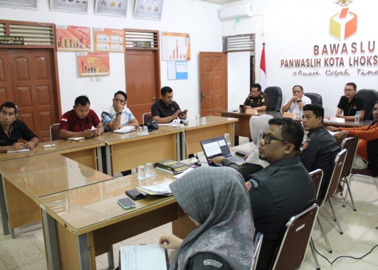 Sentra Gakkumdu Panwaslih Lhokseumawe Proses Laporan Caleg Bagi-bagi Bahan Pokok