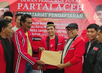 Sayuti Abubakar Daftar Bakal Calon Wali Kota Lhokseumawe Lewat Partai Aceh