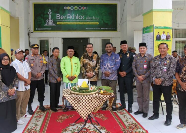 Penjabat Wali Kota Lhokseumawe, A Hanan SP MM, me-launching program inovasi tematik Balai Rehabilitasi Moral dan Akhlak binaan Satpol PP dan WH di kompleks bukit wisata Goa Jepang, Blang Panyang, Kecamatan Muara Satu, Kamis (19/9/2024).