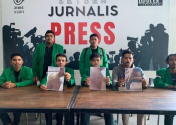 Konferensi Pers Tim Paslon 02 Zulhery dan Misbahul Munir terkait kericuhan dalam Pemilihan Raya (Pemira) BEM Unimal periode 2025-2026. Foto: IST.