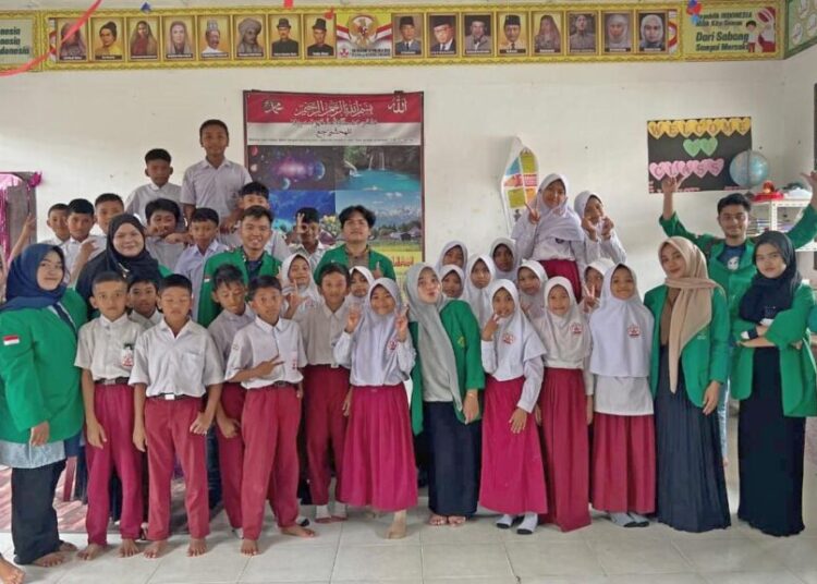 Sosialisasi Kebersihan Lingkungan, Kelompok 08 KKN Unimal Kampanyekan Gaya Hidup Sehat di SDN 14 Muara Dua