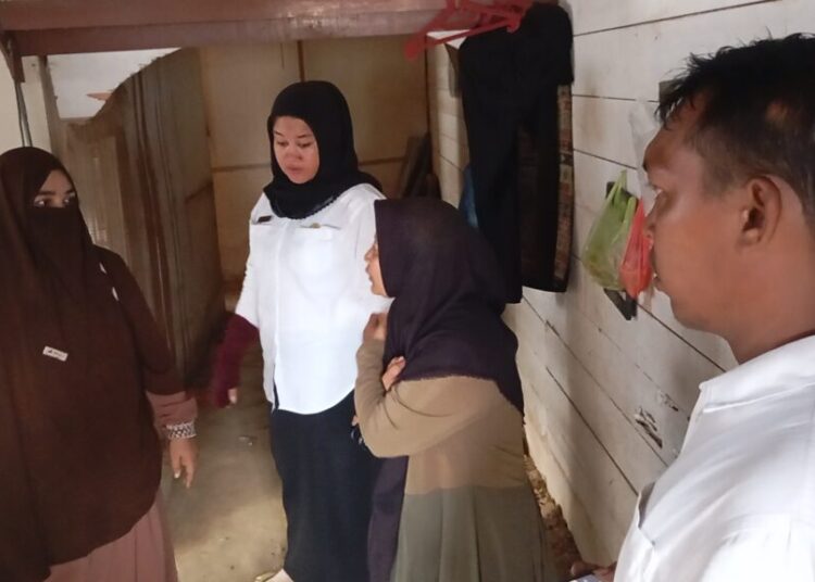 Baitul Mal Kota Lhokseumawe melaksanakan verifikasi lapangan terhadap calon penerima bantuan rumah rehab tahun anggaran 2025