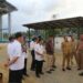 Direktur Air Minum Ditjen Cipta Karya, Oscar H. Siagian, bersama Wali Kota Lhokseumawe meninjau lokasi pembangunan intake dan WTP SPAM di Lhokseumawe
