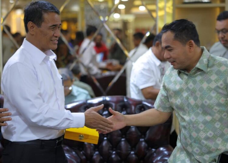 Pertemuan antara Wali Kota Lhokseumawe Sayuti Abubakar dan Menteri Pertanian RI Andi Amran Sulaiman berlangsung di Ruang Kerja Menteri, Jakarta, Kamis (9/10/2025)
