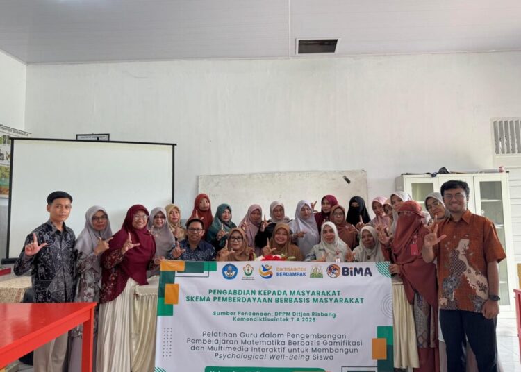 Guru-guru MGMP Matematika tingkat SMP se-Kota Lhokseumawe mengikuti pelatihan pengembangan media pembelajaran berbasis gamifikasi dan multimedia interaktif