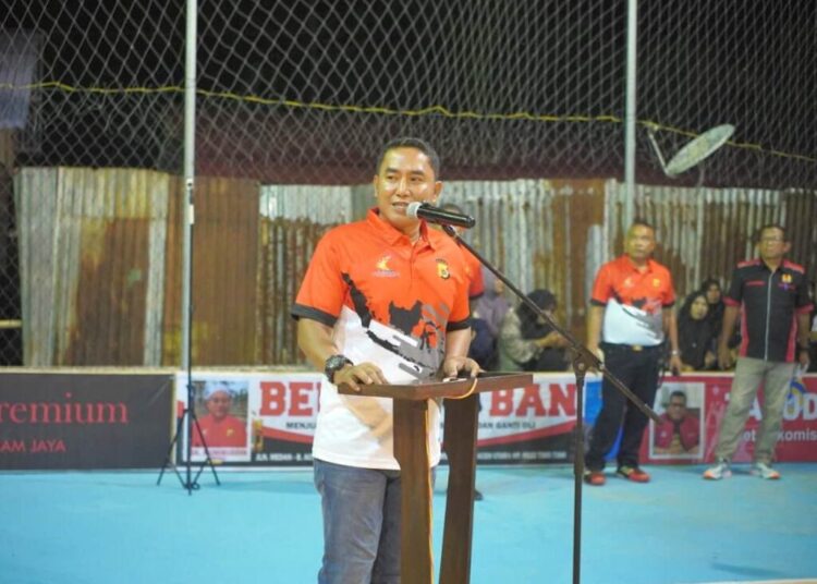 AKBP Ahzan membuka secara resmi Turnamen Bola Voli Kapolres Lhokseumawe Cup 2025 di Lapangan Malaka VC, Nisam, Aceh Utara, Selasa (14/10) malam.