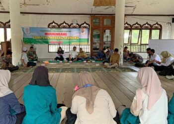 Mahasiswa KPM UIN SUNA Ikuti Musrenbang di Krueng Seunong, Bantu Warga Rancang Pembangunan Gampong