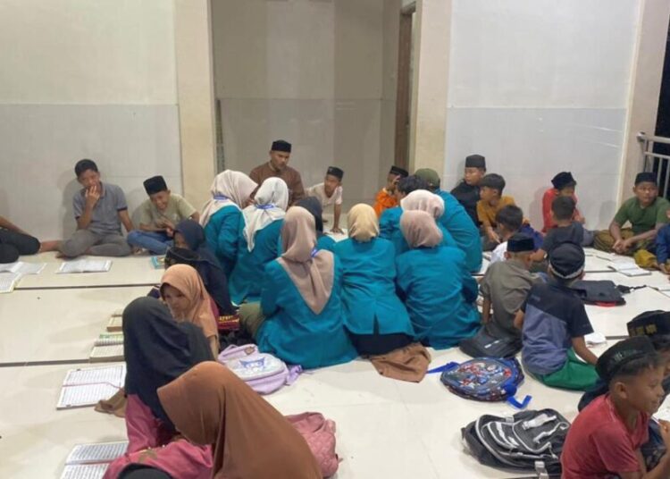 Bukan Sekadar KPM, Mahasiswa UIN SUNA Bikin Santri di Gampong Ie Tarek Semangat Ngaji Lagi