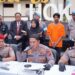 Kapolres Lhokseumawe AKBP Ahzan bersama jajaran saat konferensi pers pengungkapan kasus penembakan di Alue Lim, Kamis (13/11)