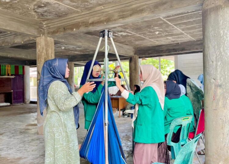 Mahasiswa KKN-PPM Unimal Kelompok 60 aktif mendukung kegiatan Posyandu rutin di Gampong Teungoh, Blang Mangat, Lhokseumawe