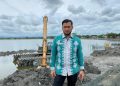 Kadis Kominfo Lhokseumawe, Taruna Putra Satya, saat memantau proses pengangkatan sedimentasi dan perbaikan infrastruktur air guna memulihkan fungsi Waduk Pusong