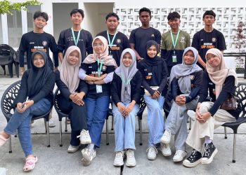 Tim relawan dan anggota GIR-L Lhokseumawe saat menggelar aksi kemanusiaan untuk korban kebakaran Kompleks Pardede, Gampong Jawa Lama, Kecamatan Banda Sakti, Kota Lhokseumawe