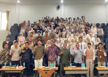 Suasana penutupan Pekan Olahraga dan Kesenian (PORAK) Ilmu Komunikasi Jilid II yang digelar oleh HIMAKO FISIP Universitas Malikussaleh (Unimal) di Auditorium Tenis Unimal
