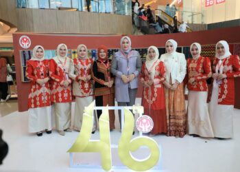 Ketua Dekranasda Kota Lhokseumawe, Yulinda Sayuti, menghadiri puncak HUT ke-46 Dekranas di Trans Studio Mall Makassar