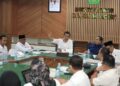 Wali Kota Lhokseumawe Sayuti Abubakar saat menghadiri Rapat Revitalisasi RSUD Aceh Utara di Ruang Rapat Sekda Aceh, Banda Aceh