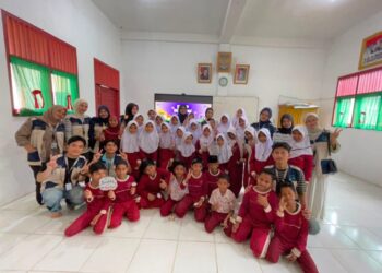 Mahasiswa KKN-PPM Kelompok 9 Unimal menggelar sosialisasi "Stop Bullying" di SDN 1 Nisam, Aceh Utara