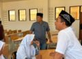 Bupati Simeulue Mohammad Nasrun Mikaris bersama Wali Kota Lhokseumawe Sayuti Abubakar meninjau suasana pembelajaran saat mempelajari konsep Sekolah Rakyat Terintegrasi (SRT) 2 di Kota Lhokseumawe