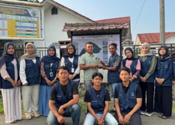 Geuchik Seuneubok Drien Muhammad Isa meresmikan Peta Potensi Desa skala 1:4.000 buatan mahasiswa KKN Kelompok 30 Universitas Malikussaleh di Kuta Makmur, Aceh Utara